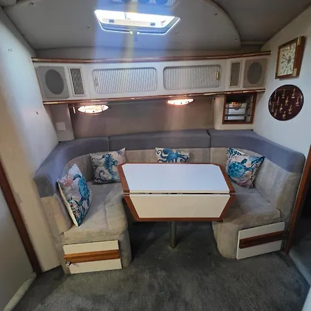 Freedom Boat House 船屋 法鲁区