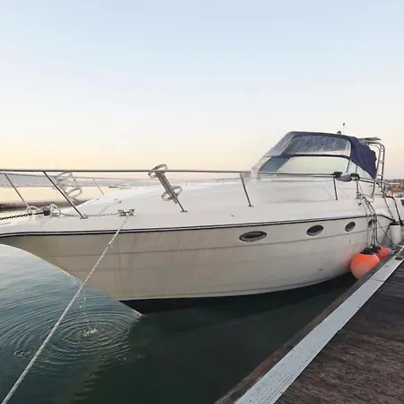 Freedom Boat House فارو